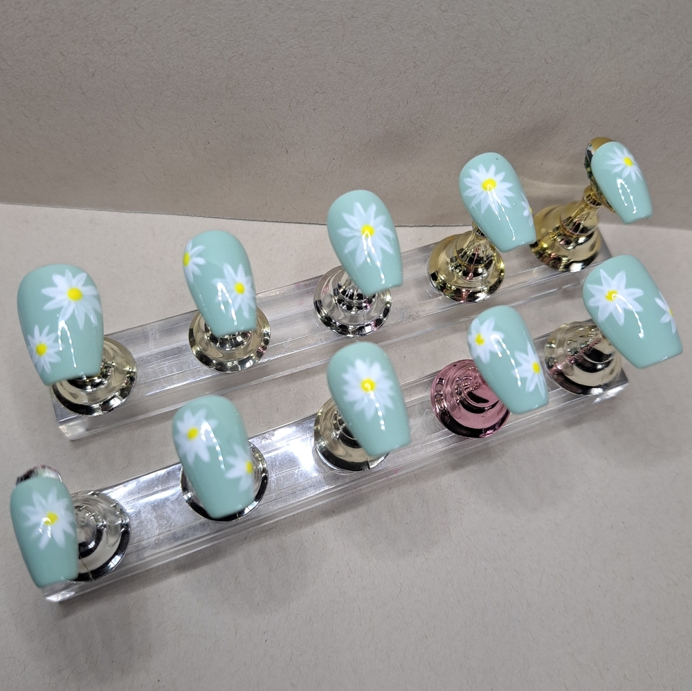 Pastel Mint Spring Green Daisy Floral Custom Hand Painted Salon Press On Nails